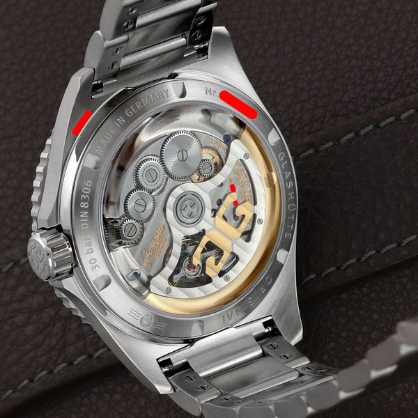 Glashutte Original SeaQ Panorama Date 1-36-13-01-80-70